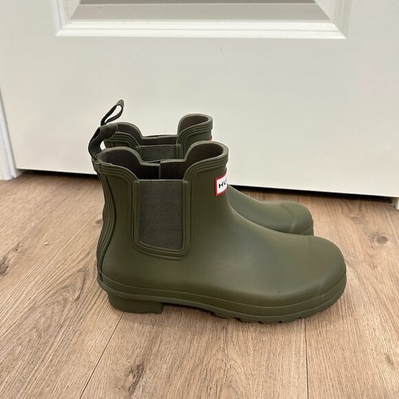 HUNTER Original Waterproof Chelsea Rain Boot (Women) in Olive Leaf Size US 7 - Picture 4 of 9